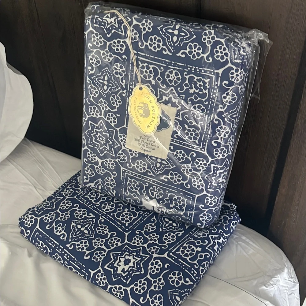 2 John Robshaw Blue and White Duvet Cover Two - Picture 2 of 3